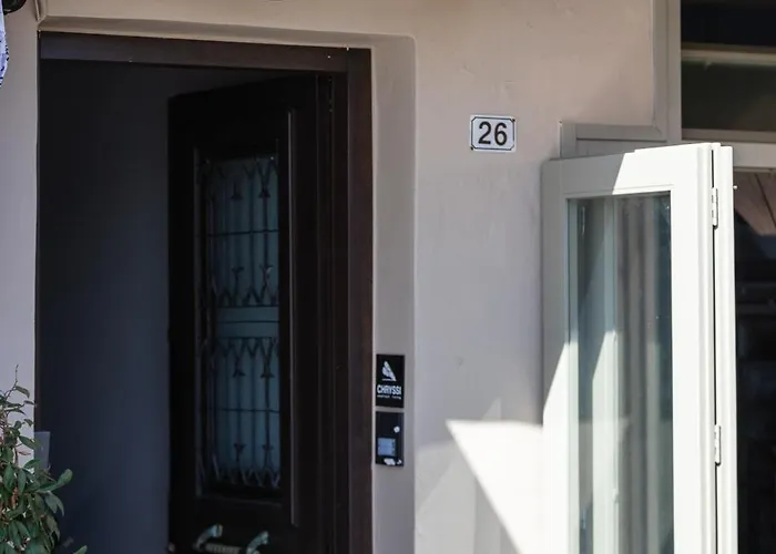 Chryssi 02, Comfort & Style, Centrally In Rethymno, Close To The