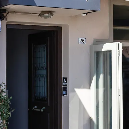 Chryssi 02, Comfort & Style, Centrally In Rethymno, Close To The