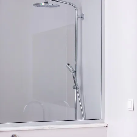 Chryssi 02, Comfort & Style, Centrally In Rethymno, Close To The アパート