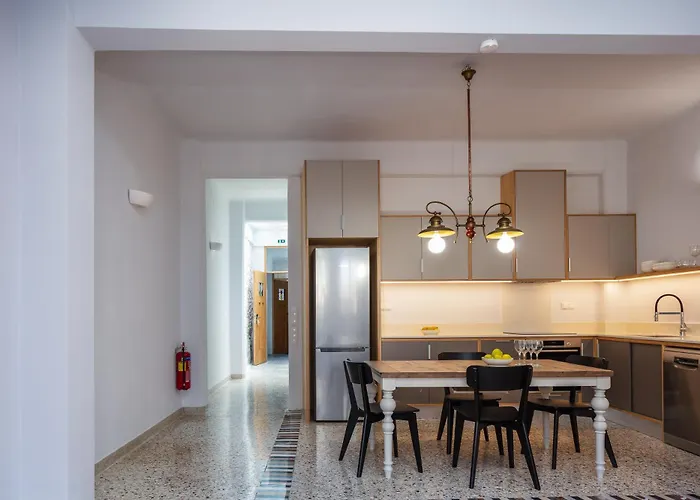 Chryssi 02, Comfort & Style, Centrally In Rethymno, Close To The